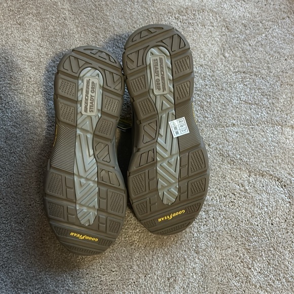 Men’s Shoes - Picture 2 of 5